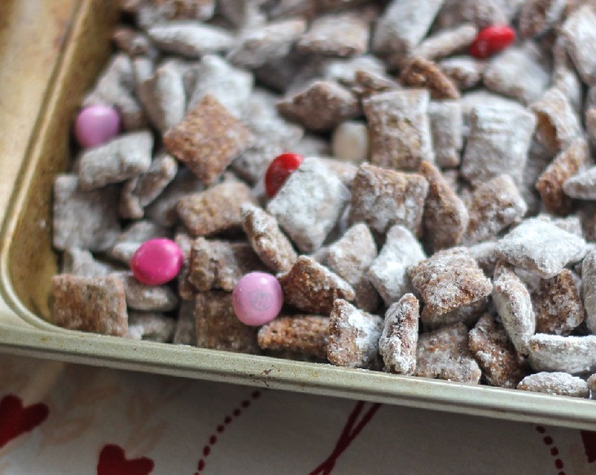 Gluten Free Muddy Buddies w/ Gluten-free Red/Pink Candies